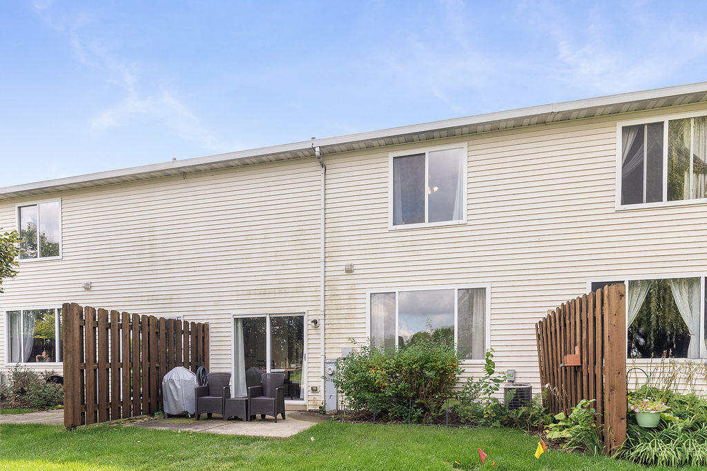 1850 N Wentworth Circle