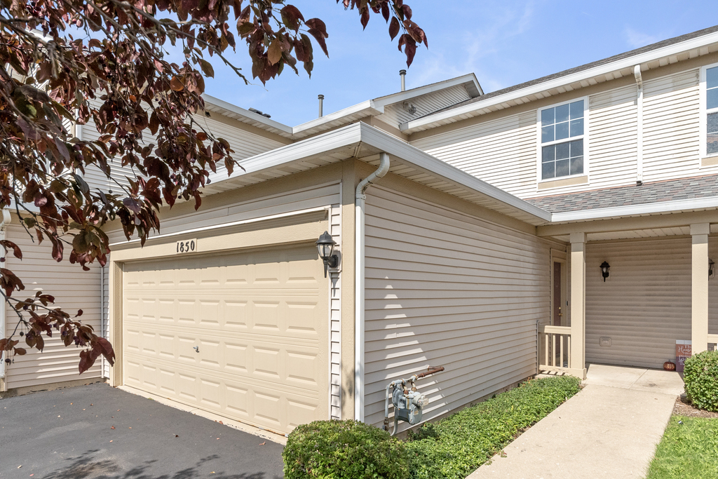 1850 N Wentworth Circle