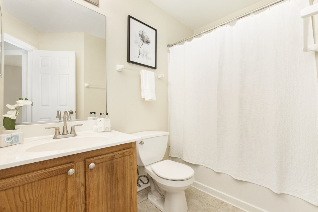 1850 N Wentworth Circle