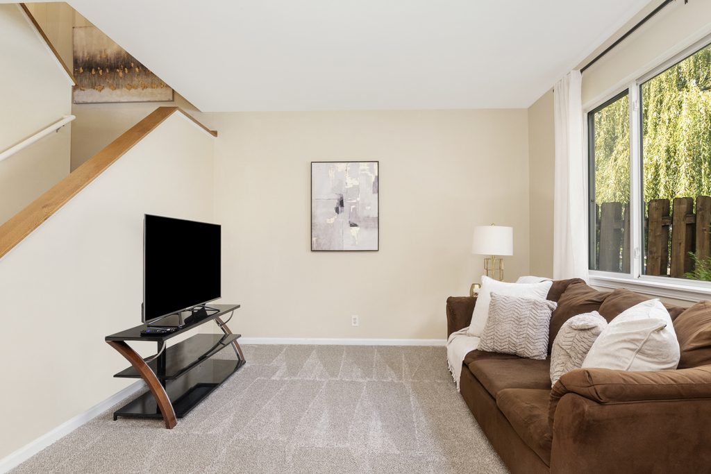 1850 N Wentworth Circle