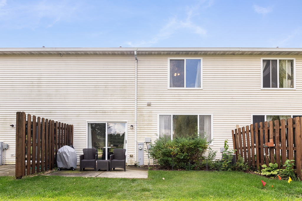 1850 N Wentworth Circle