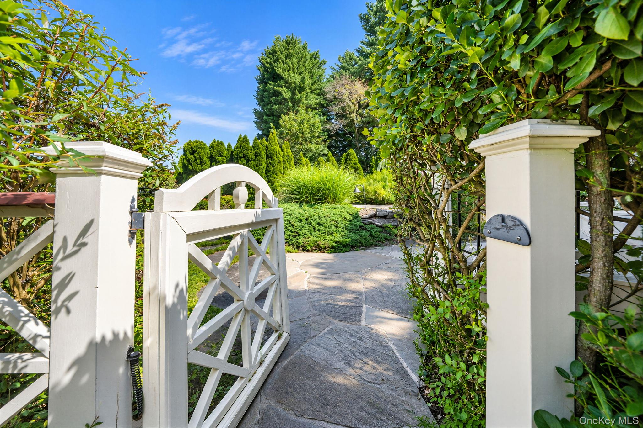 19 Cobblestone Court