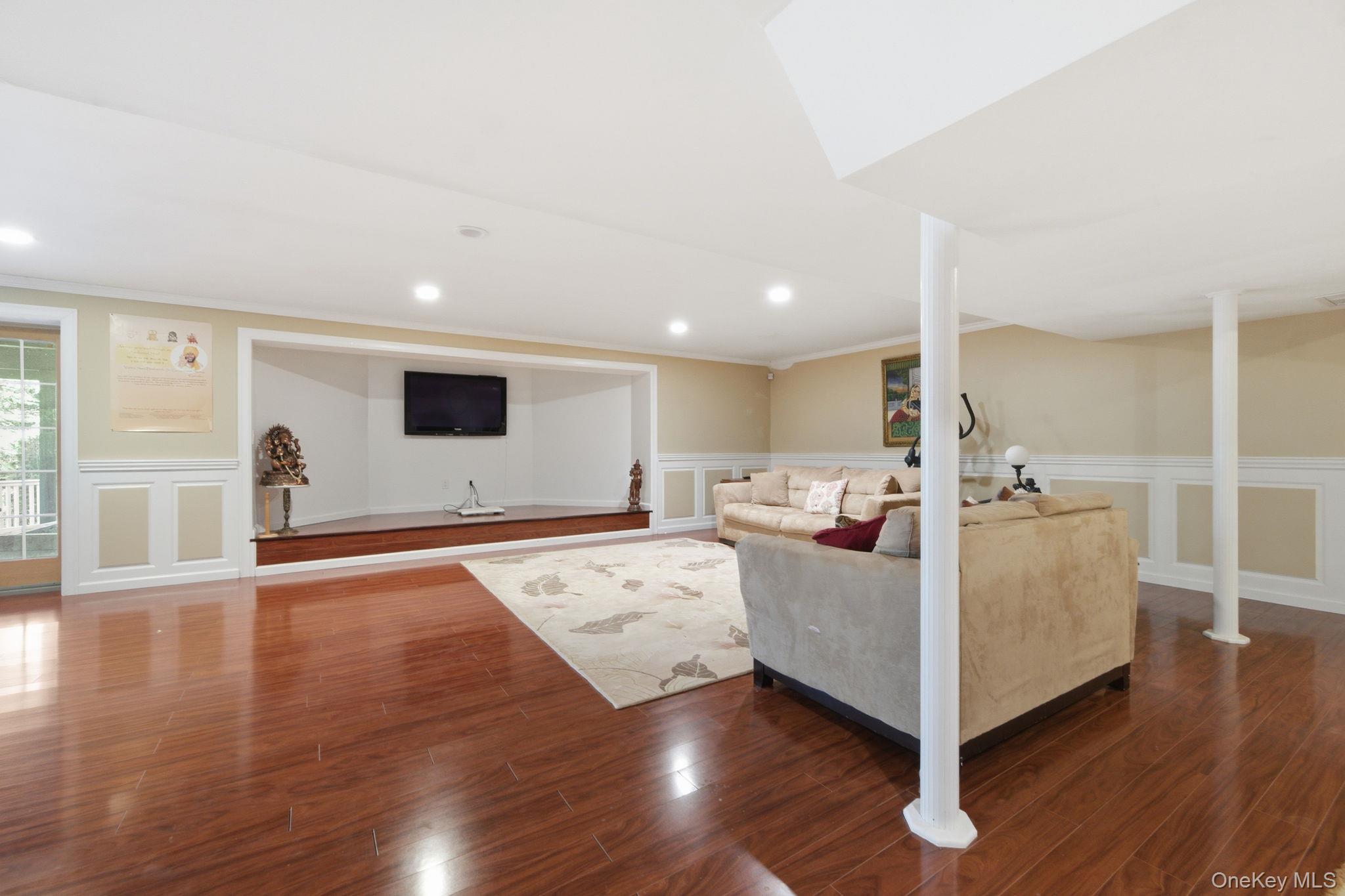 19 Cobblestone Court