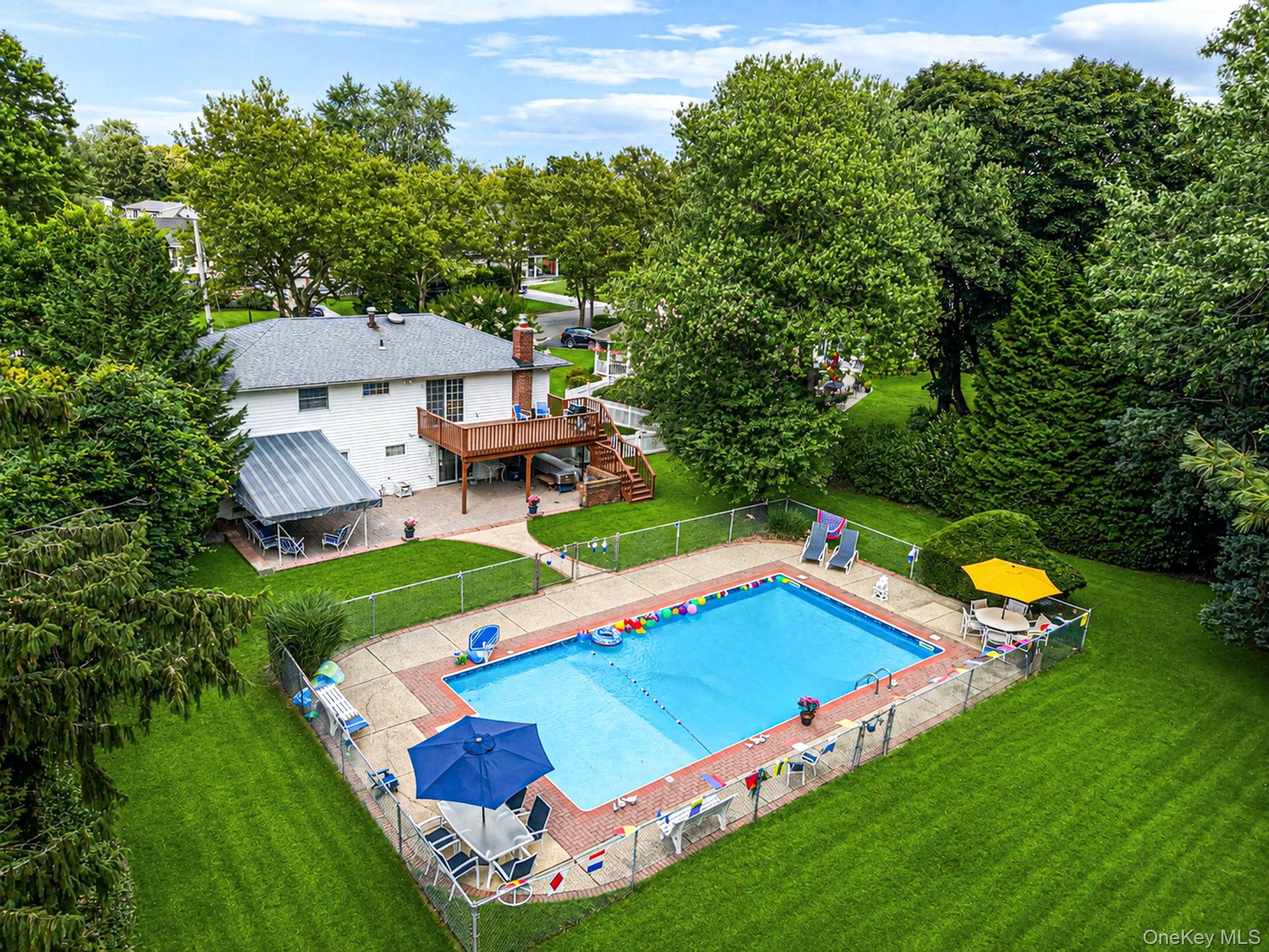 212 Cedrus Avenue
