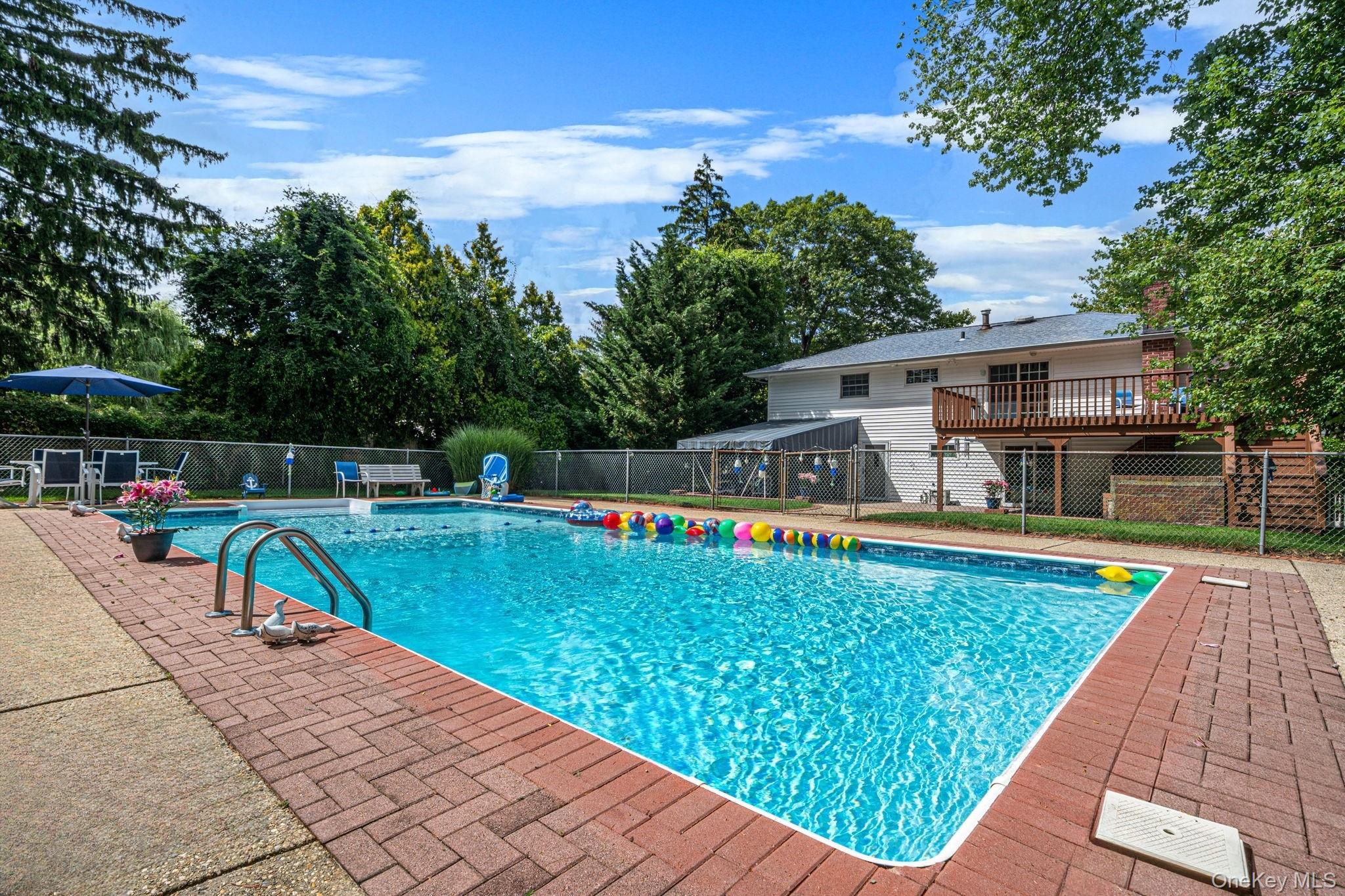212 Cedrus Avenue