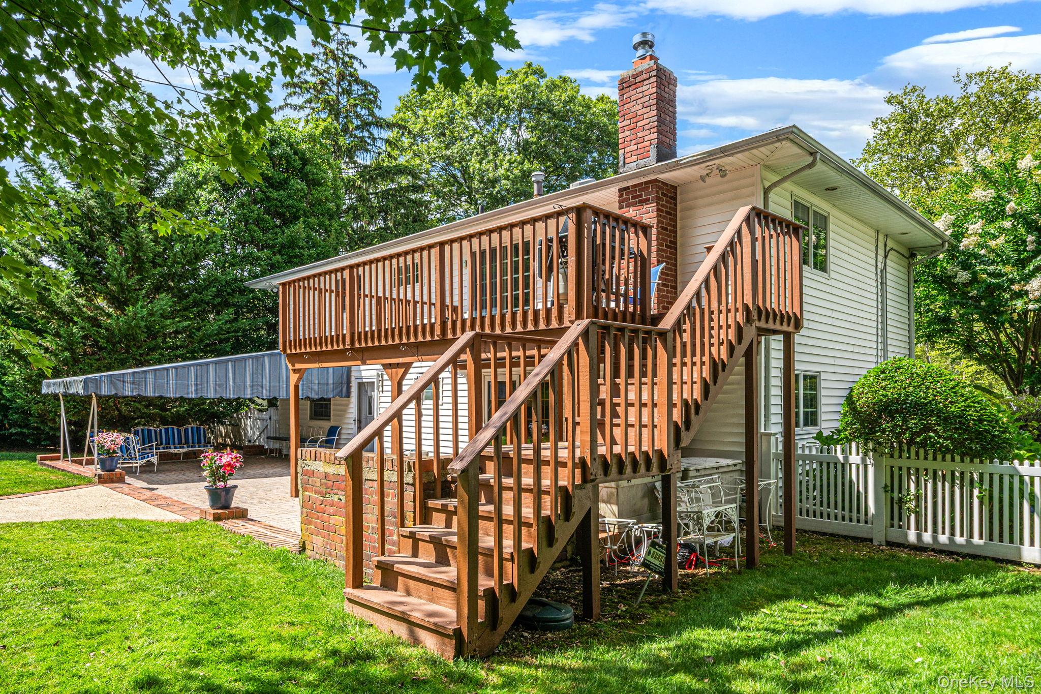 212 Cedrus Avenue