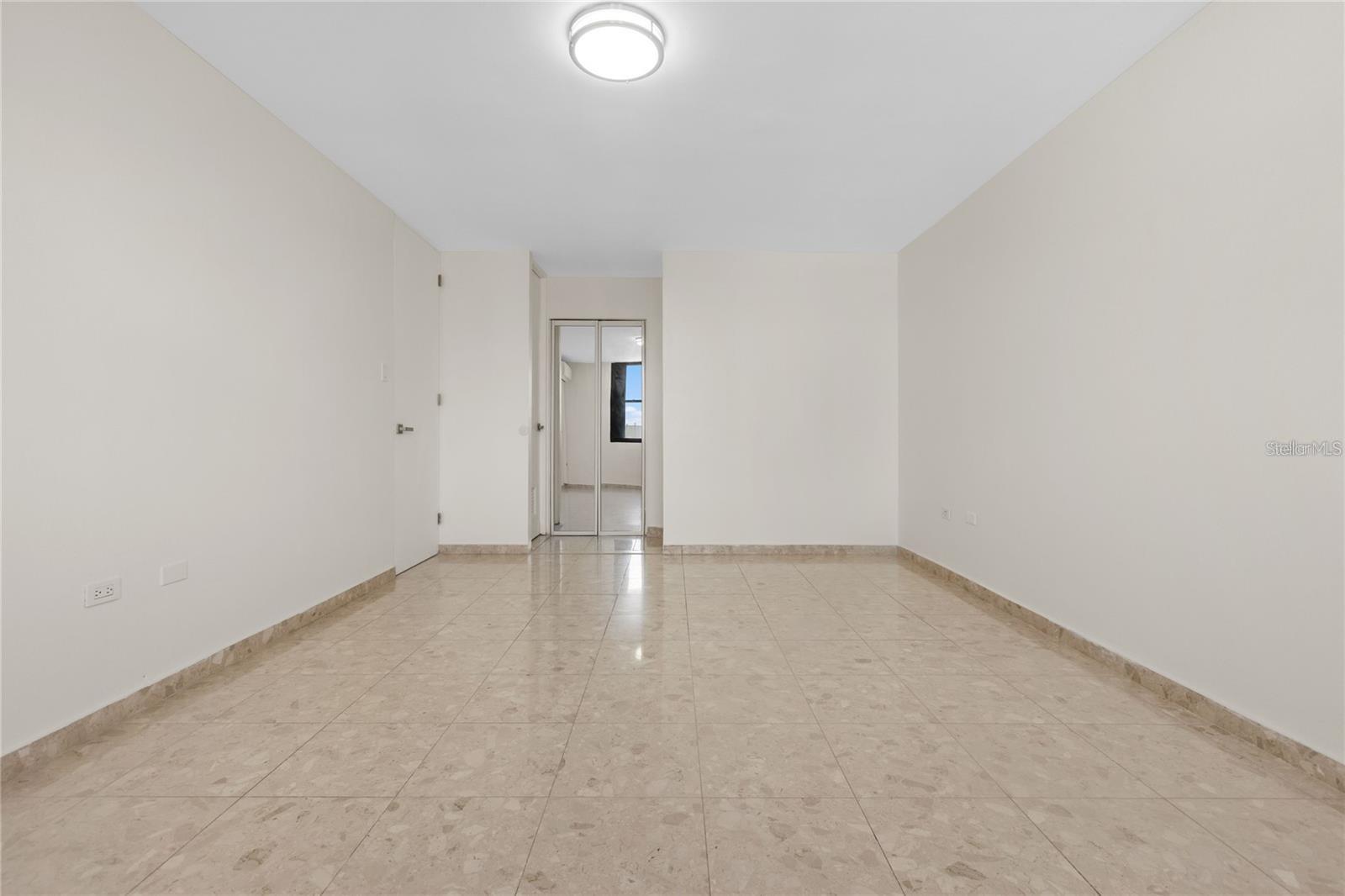 64 CONDADO AVE