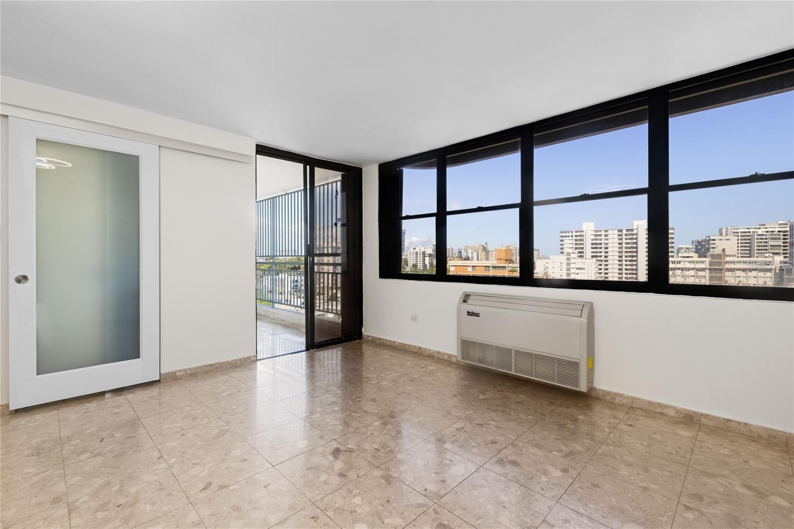 64 CONDADO AVE