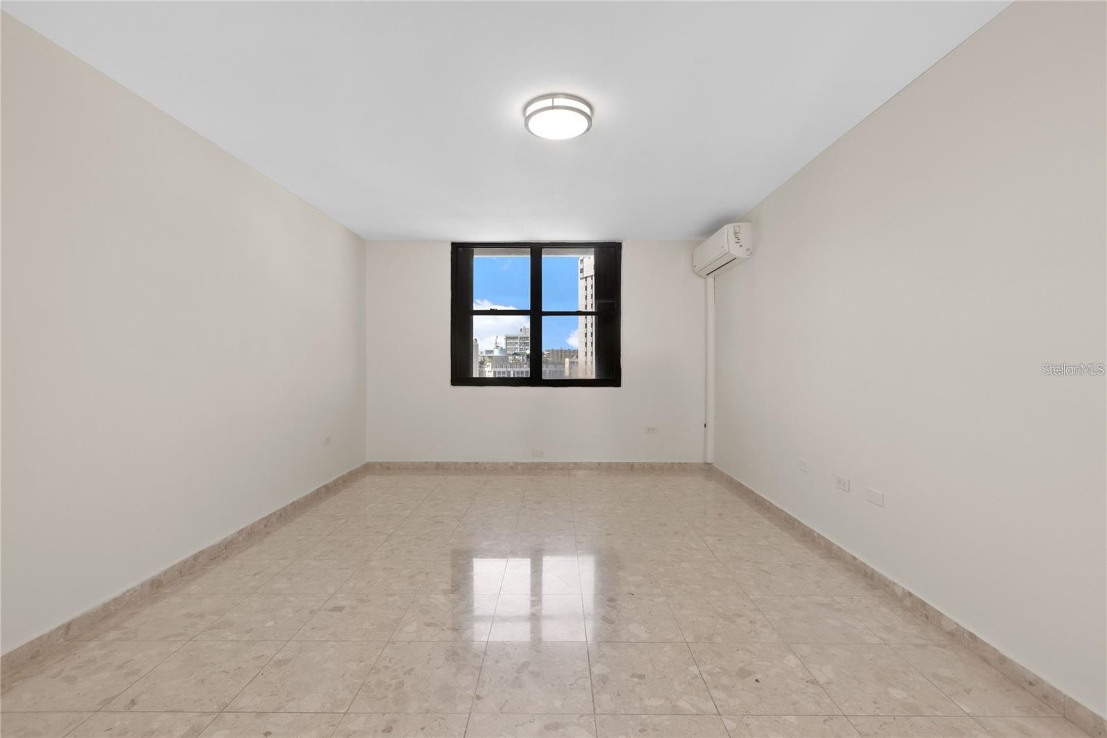 64 CONDADO AVE