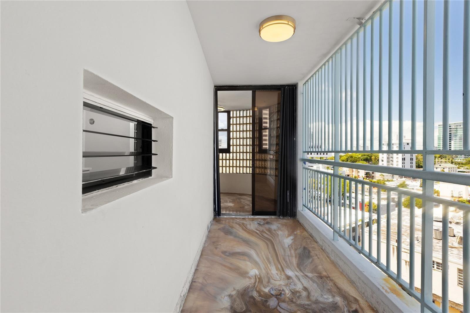 64 CONDADO AVE