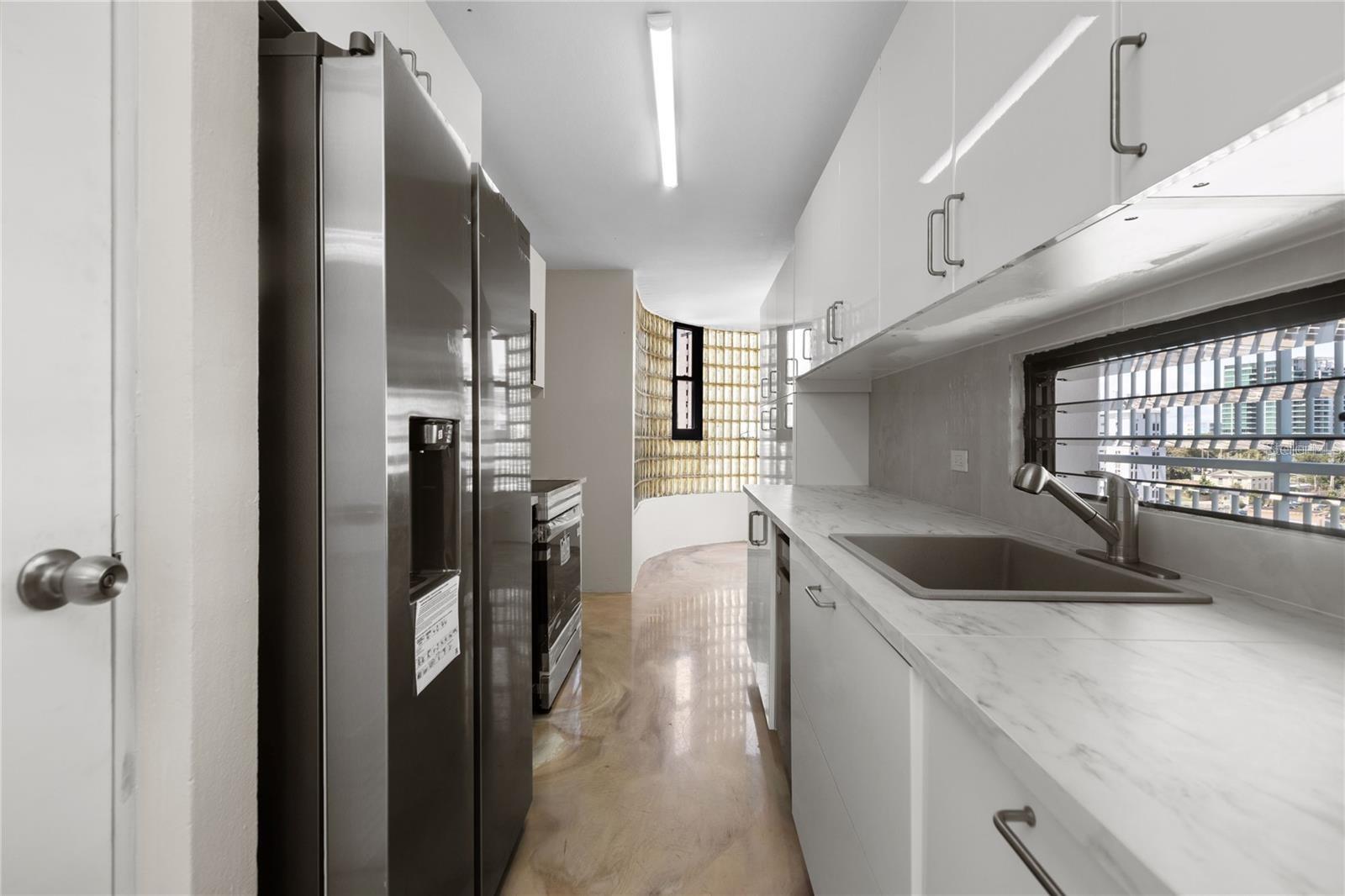 64 CONDADO AVE