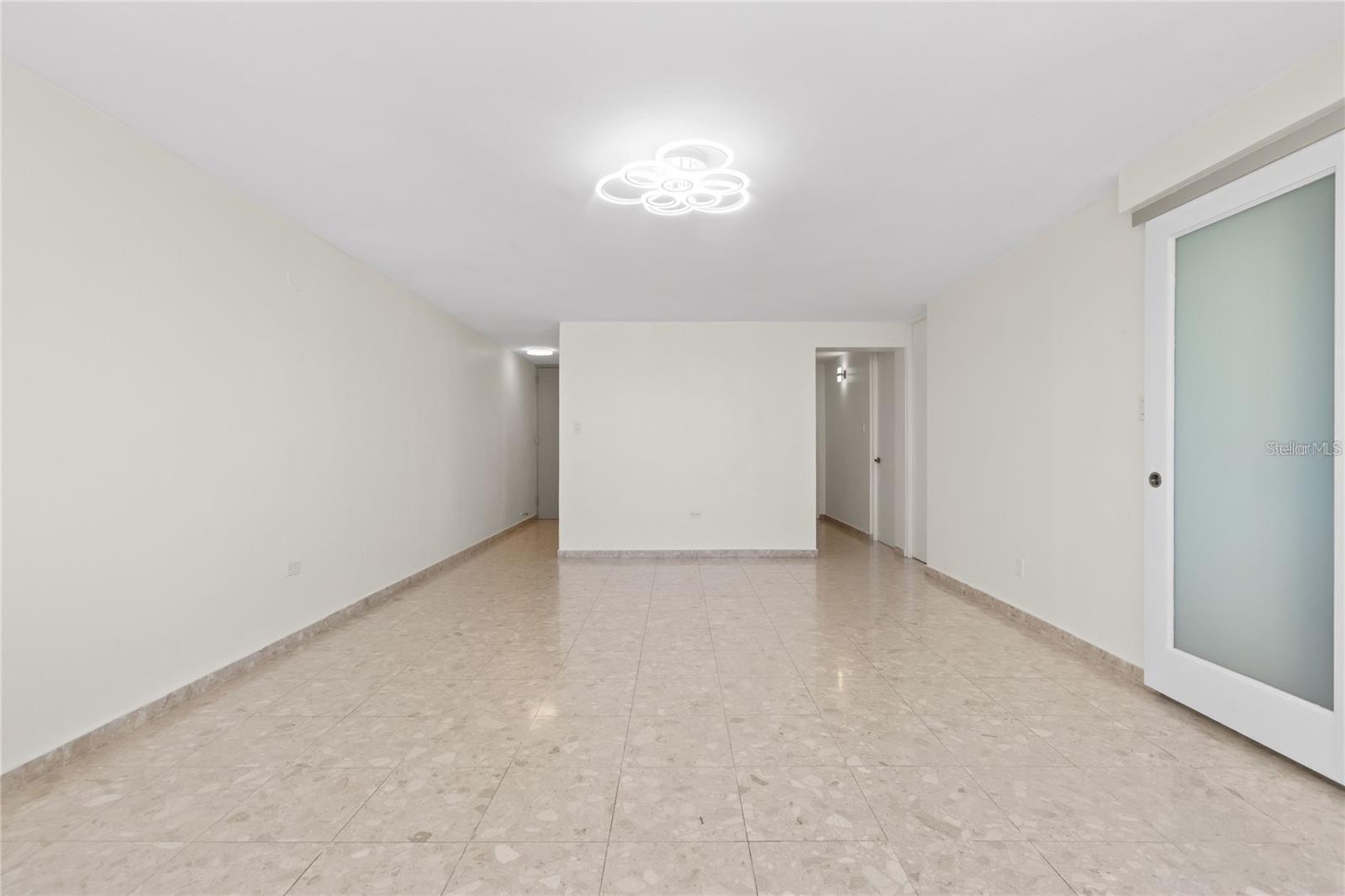 64 CONDADO AVE