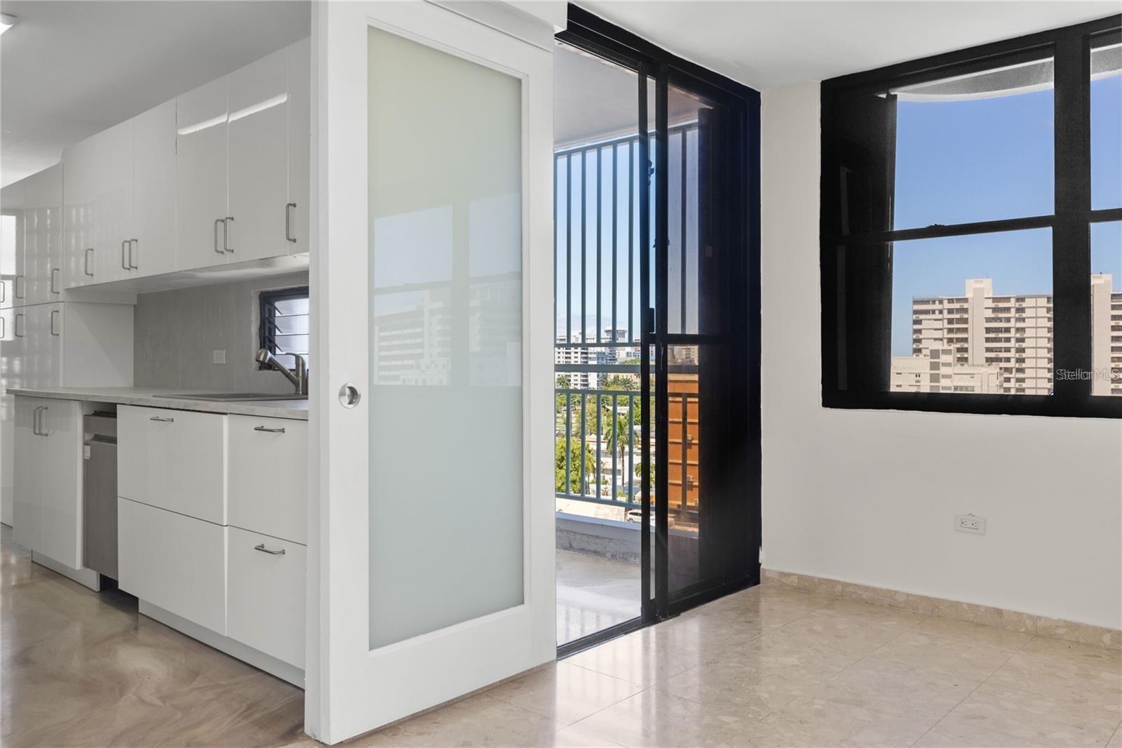 64 CONDADO AVE