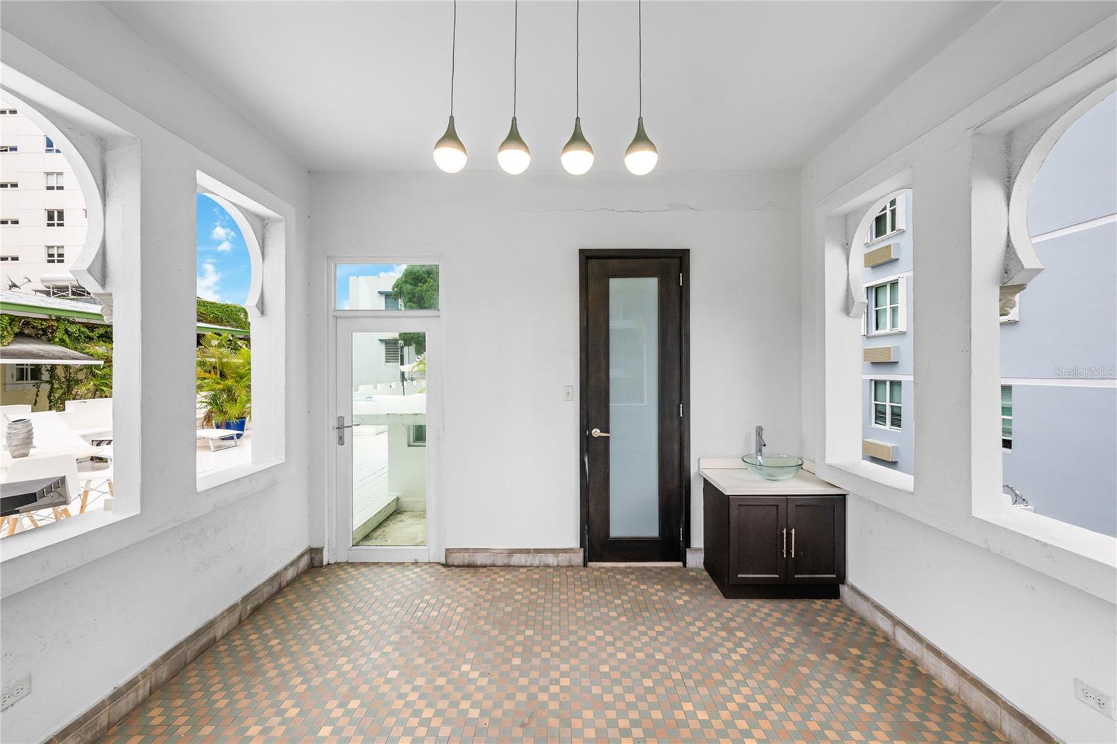 1308 WILSON AVE