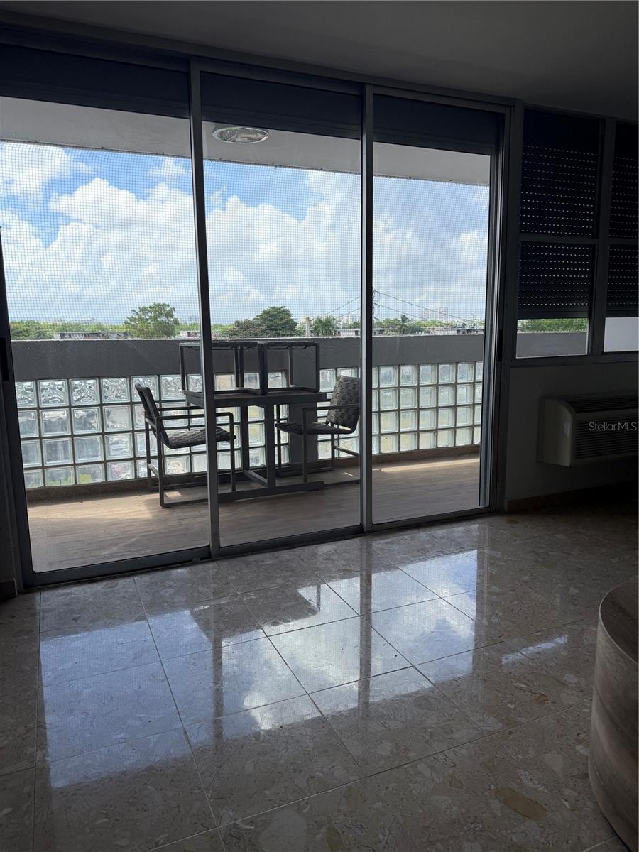 3001 ave isla verde PLAZA DEL MAR #405