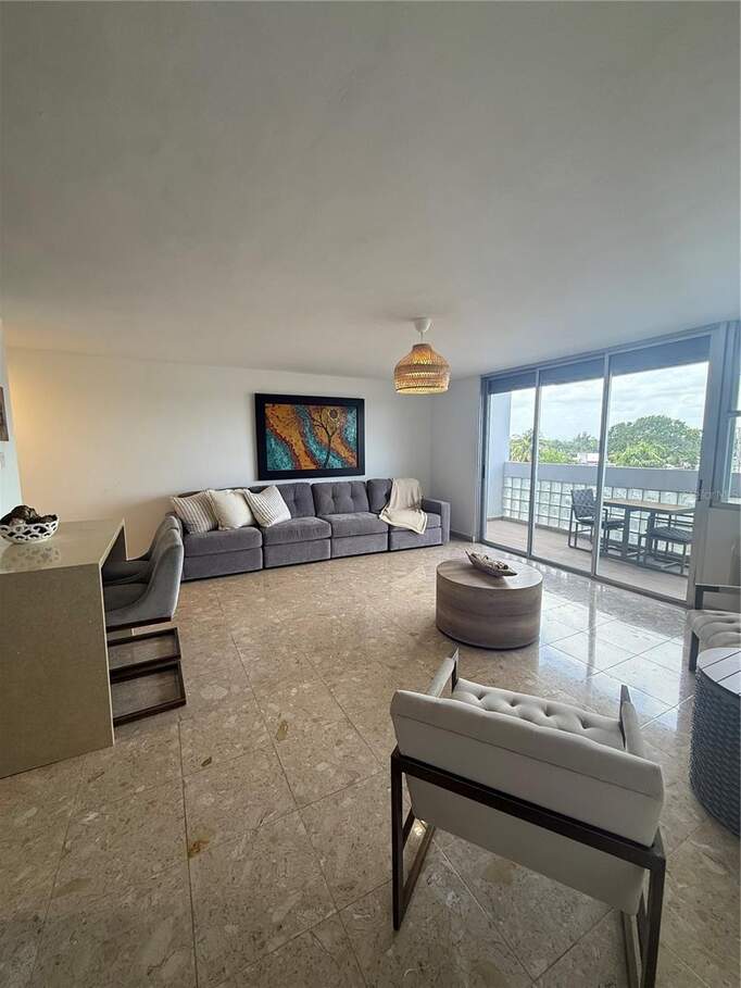 3001 ave isla verde Plaza Del Mar Unit: 405