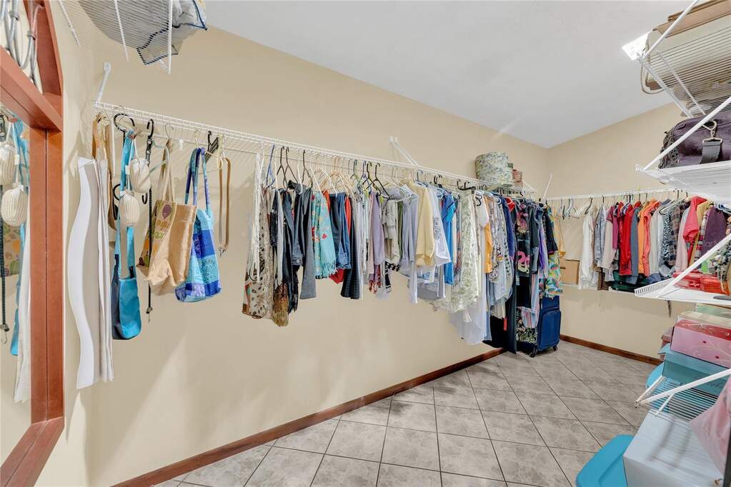 110 Freire Calle Rubi