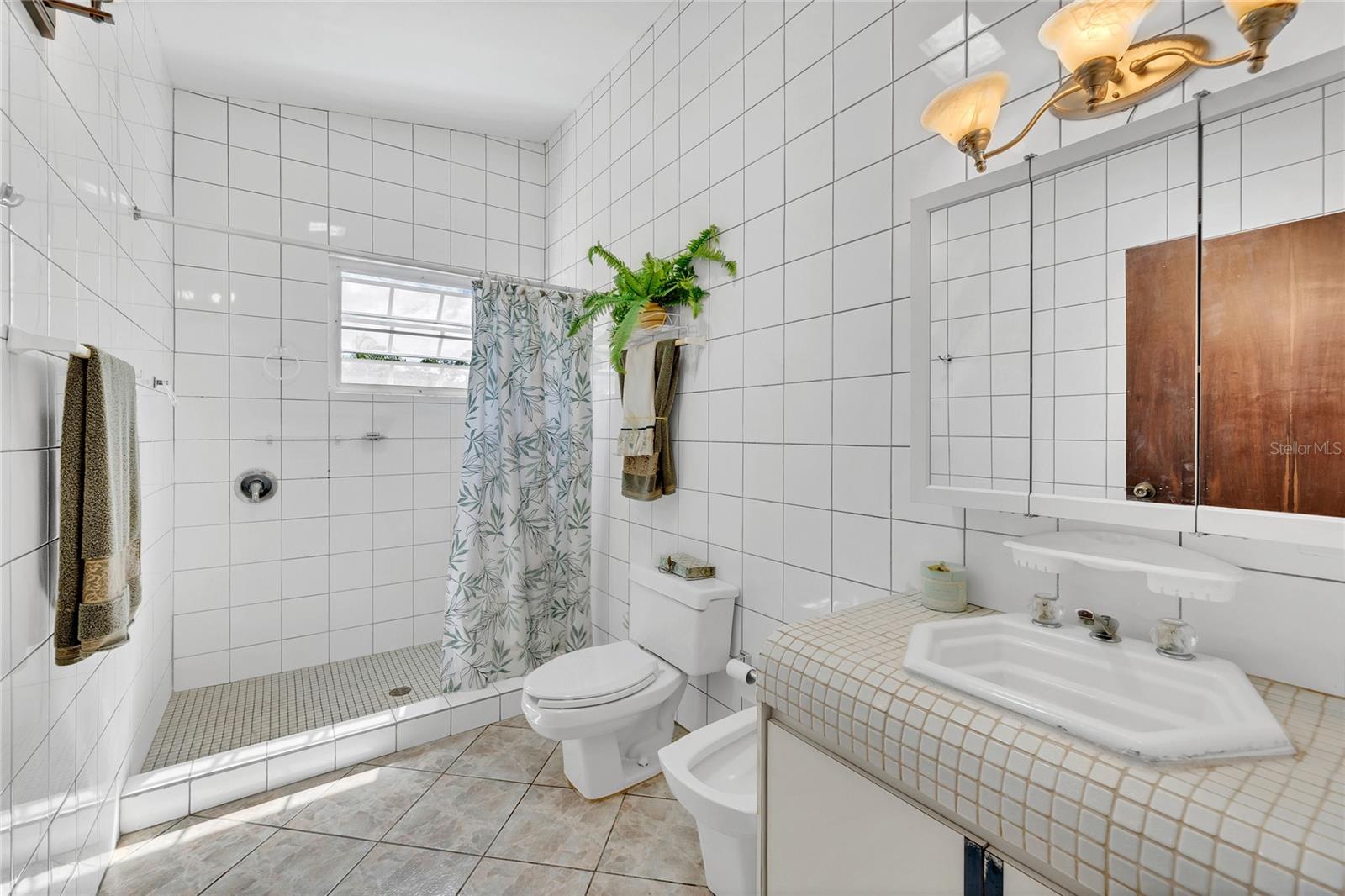 110 FREIRE CALLE RUBI