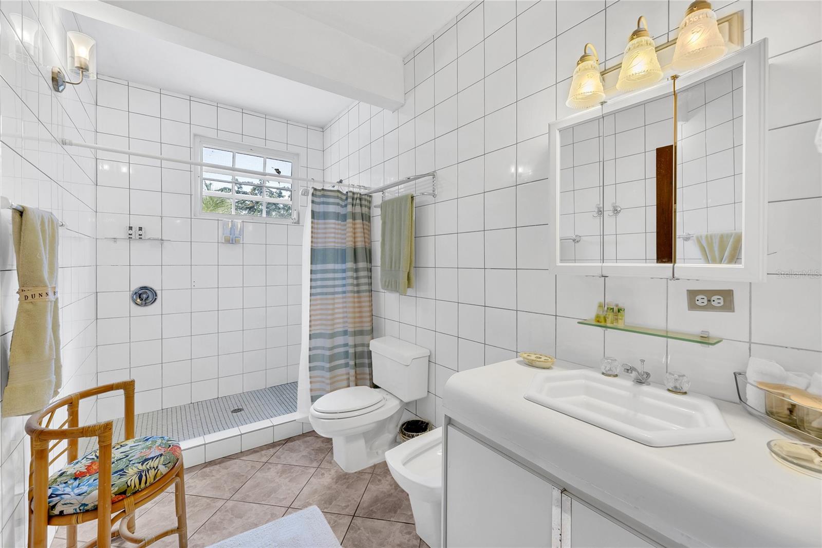 110 FREIRE CALLE RUBI