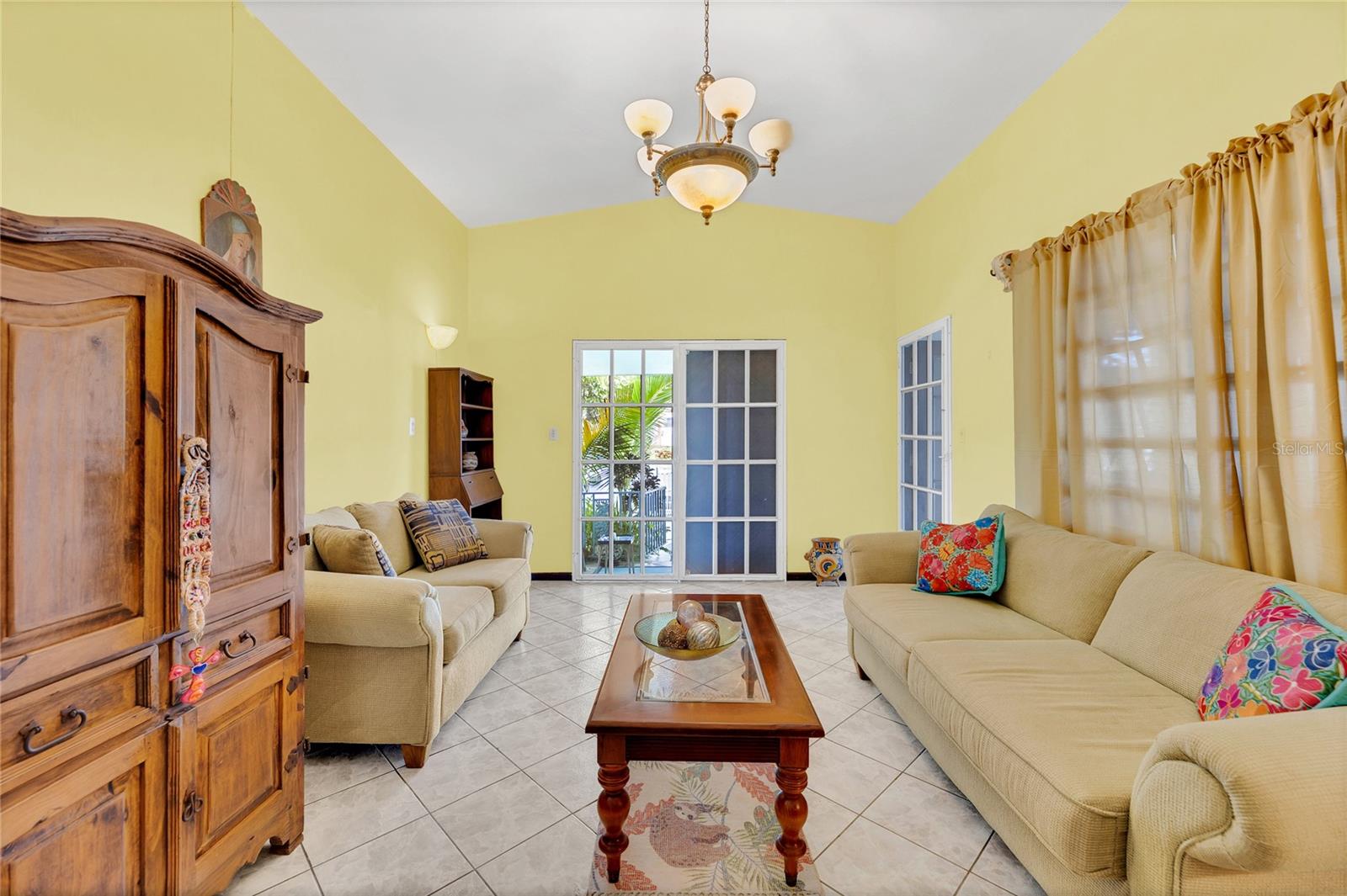 110 FREIRE CALLE RUBI