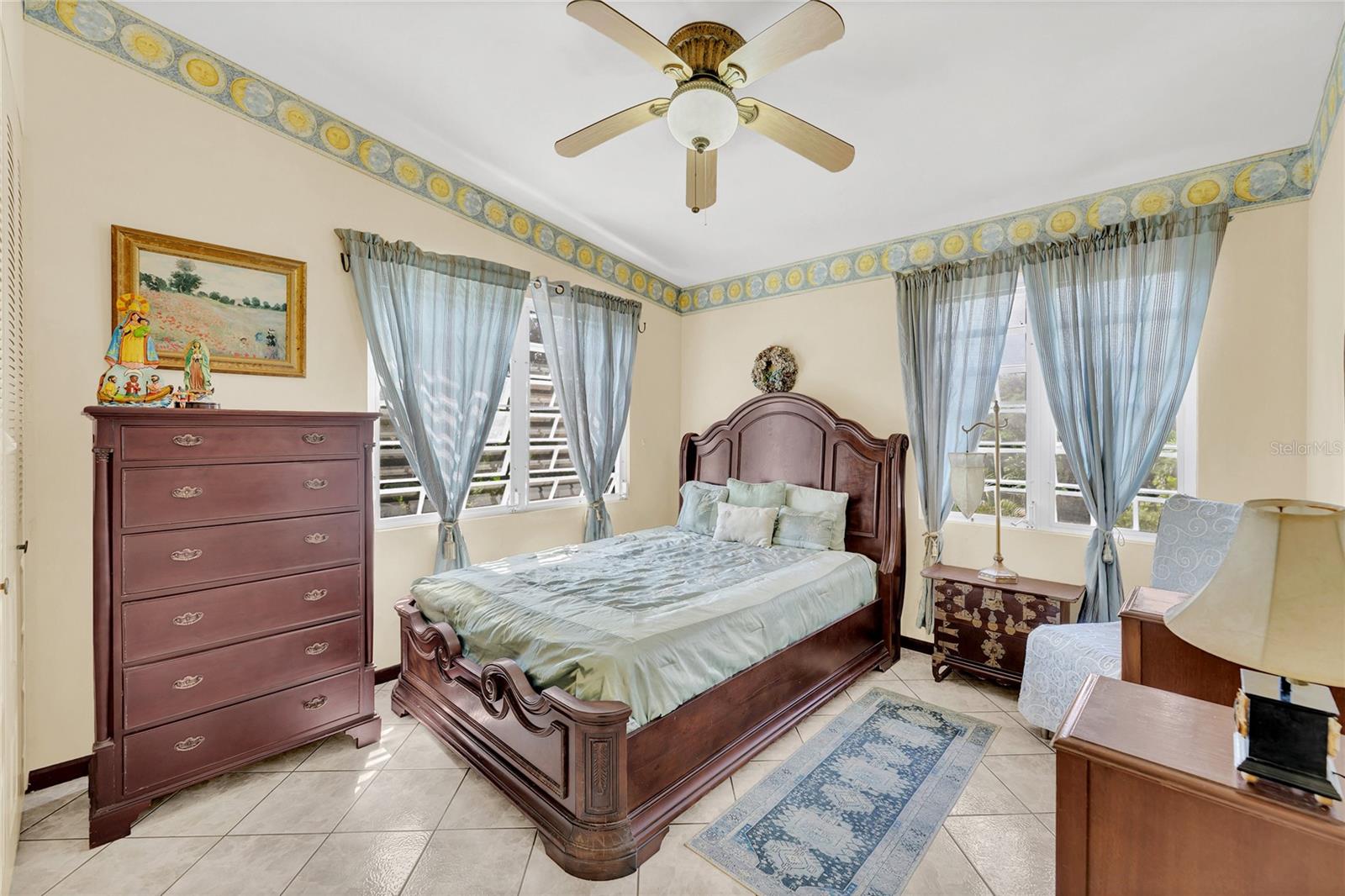 110 FREIRE CALLE RUBI