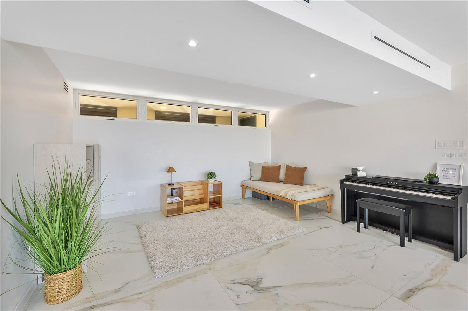 #6 CALLE MARIANO RAMÍREZ #8D