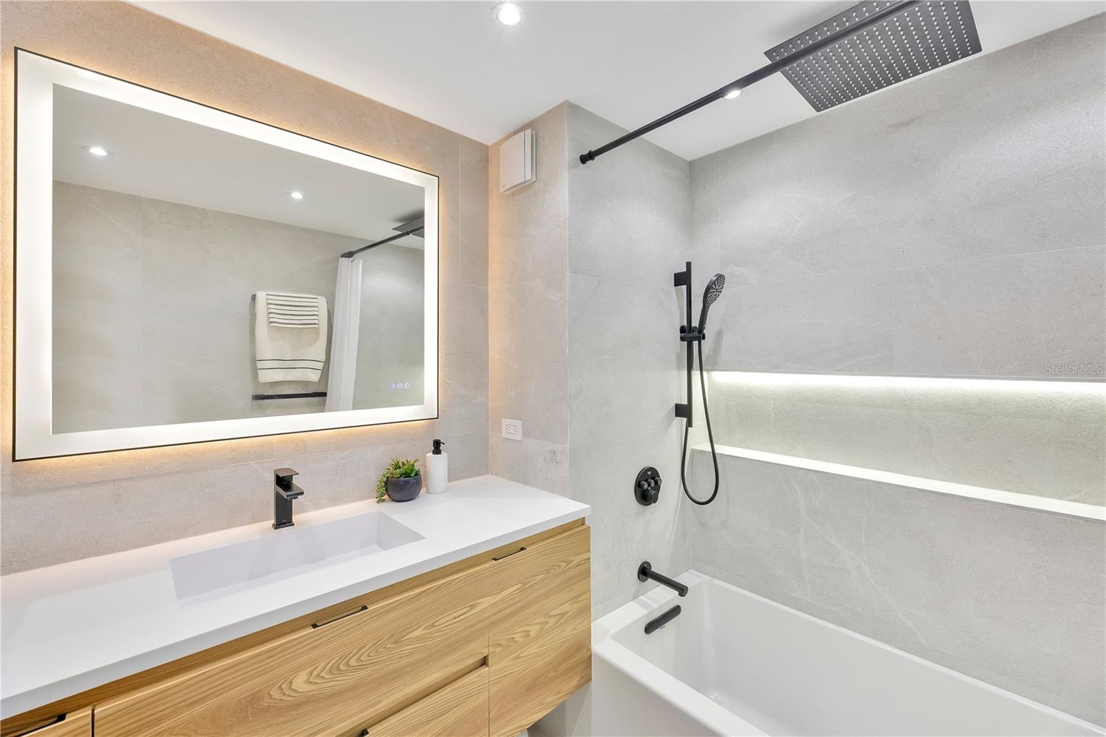 #6 CALLE MARIANO RAMÍREZ #8D