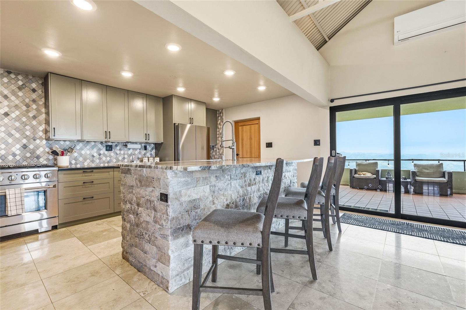 RD15 KM20.6 BO. QUEBRADA ARRIBA