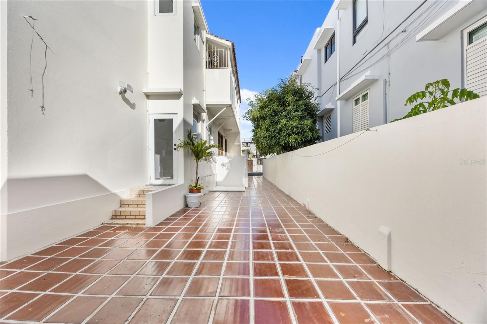 652 CALLE HERNANDEZ