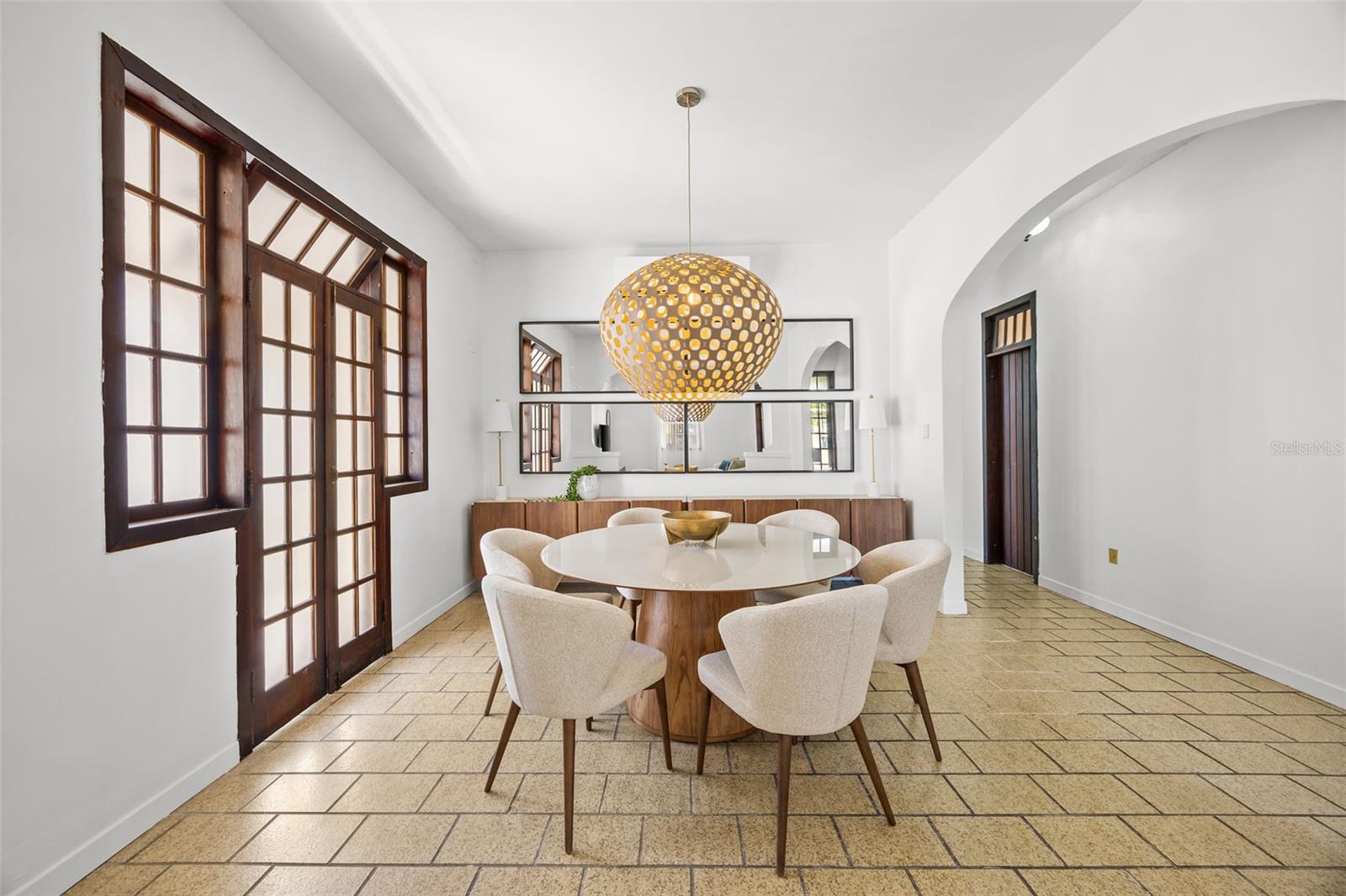 652 CALLE HERNANDEZ