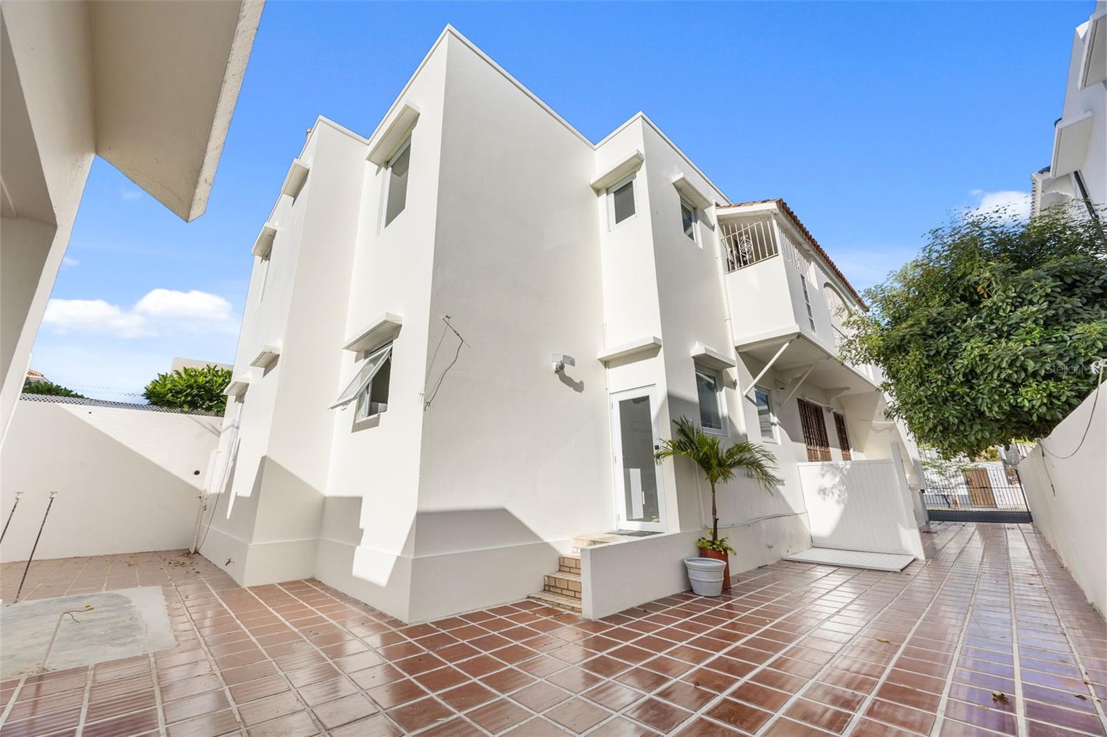 652 CALLE HERNANDEZ