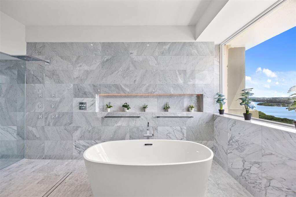 3307 Ave Isla Verde Unit: PH