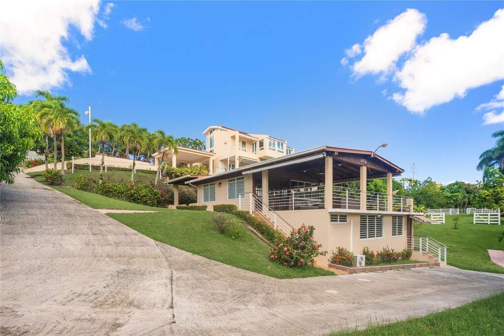 23 & 24 Hacienda Carabali