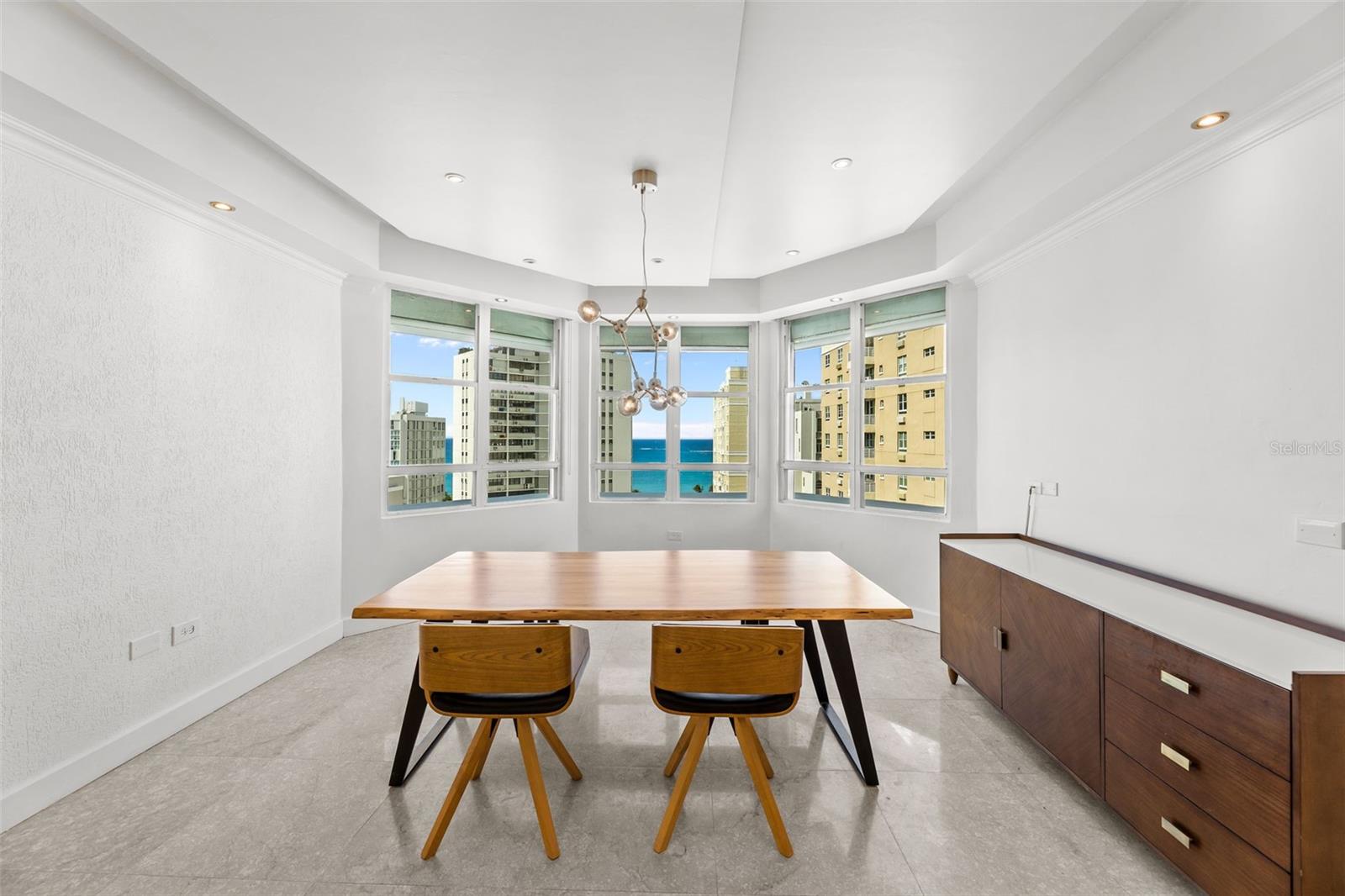 1754 CALLE MCLEARY #1101