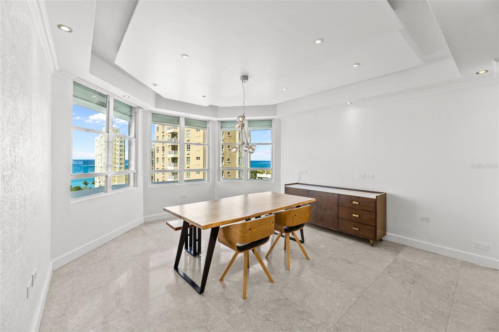1754 CALLE MCLEARY #1101