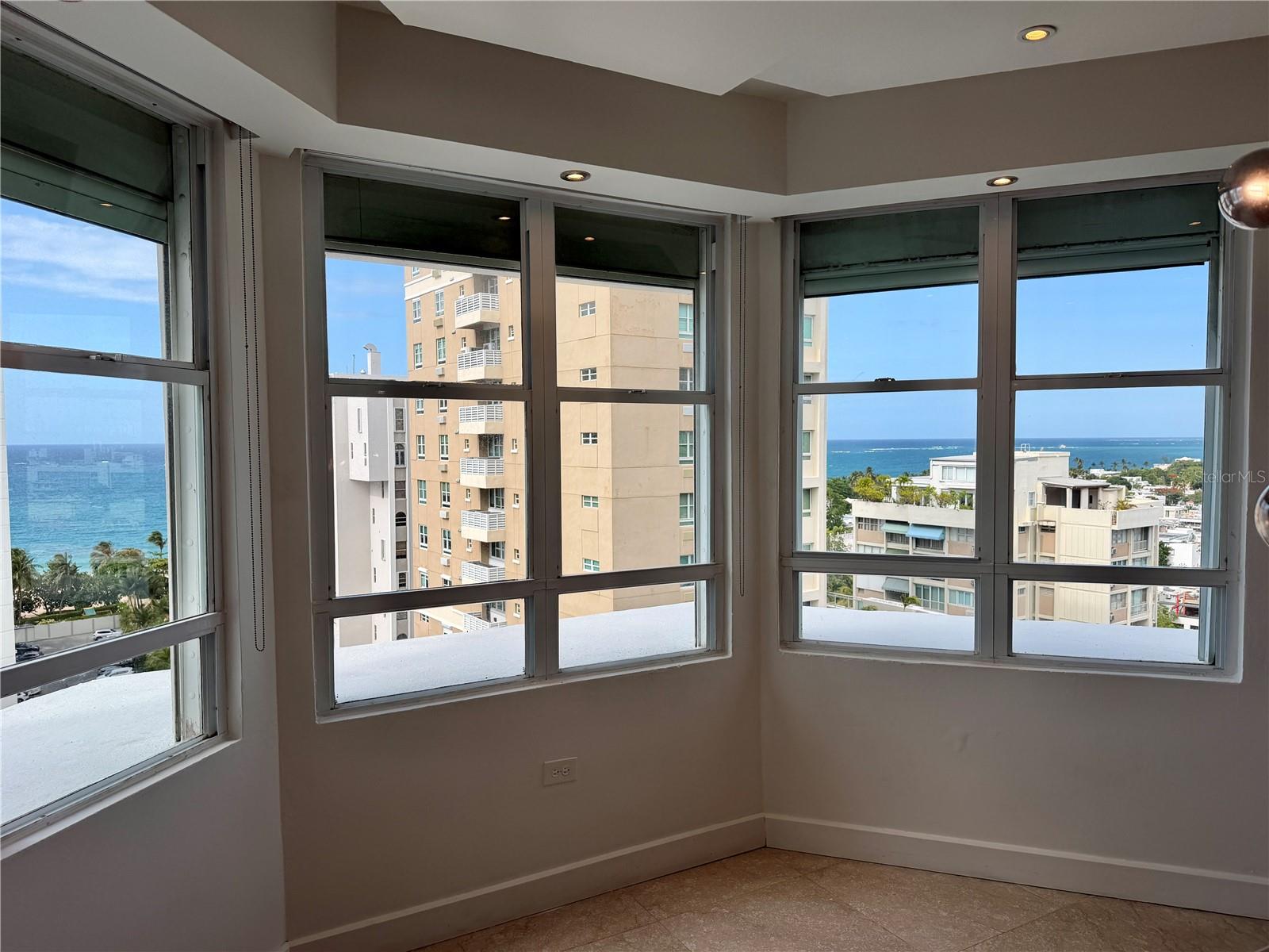 1754 CALLE MCLEARY #1101