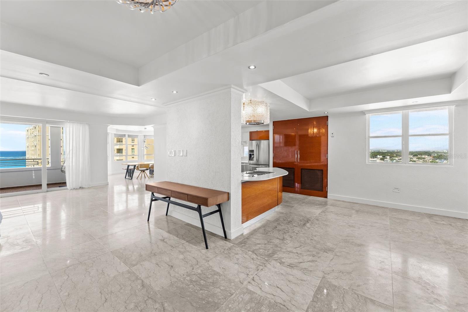 1754 CALLE MCLEARY #1101