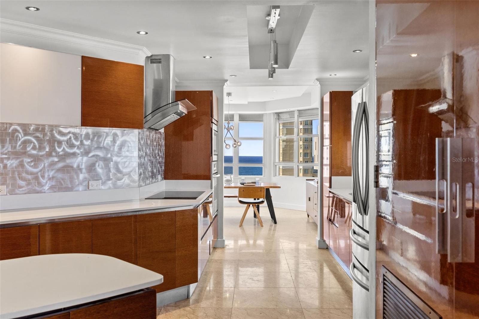 1754 CALLE MCLEARY #1101