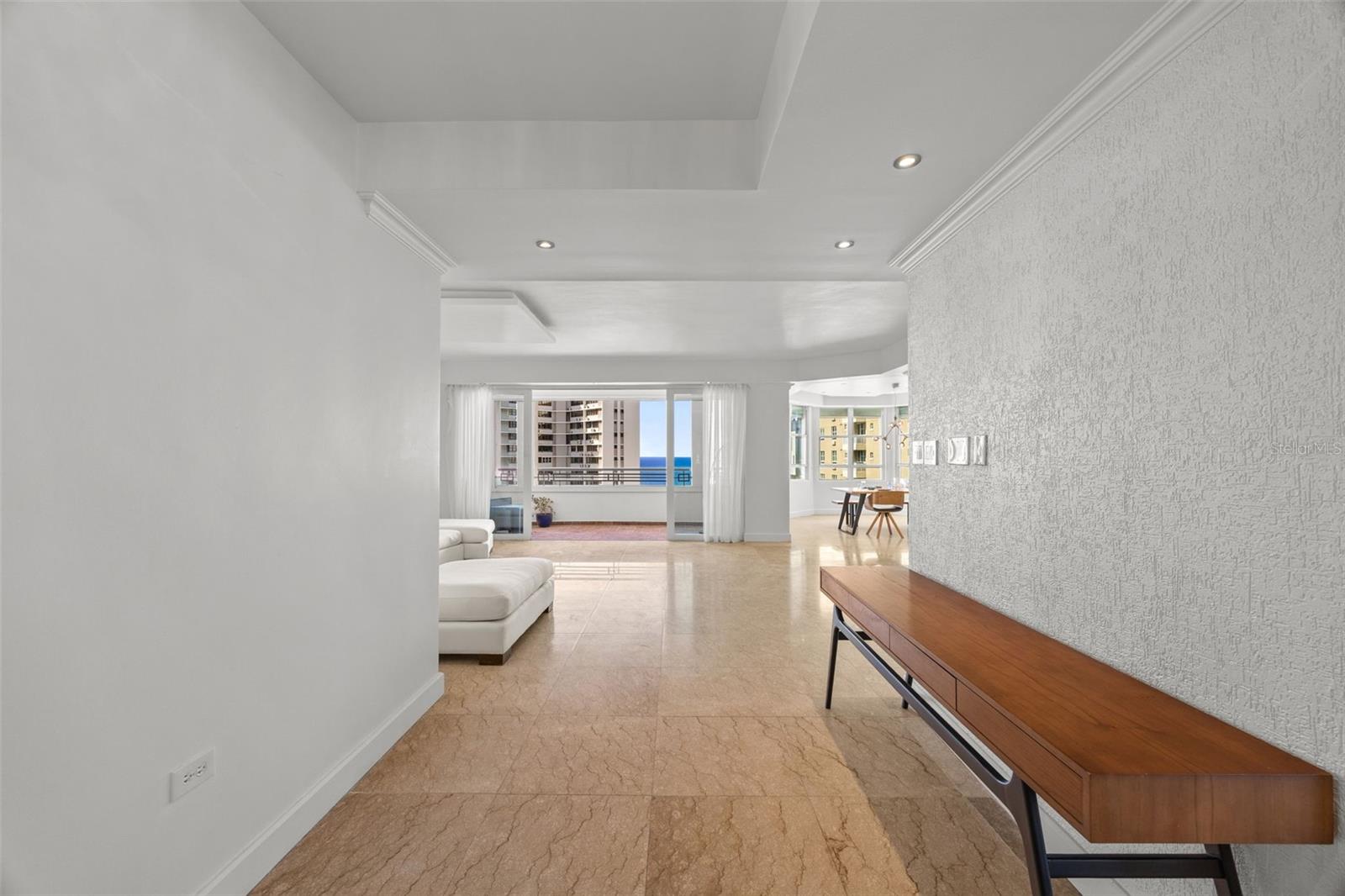 1754 CALLE MCLEARY #1101