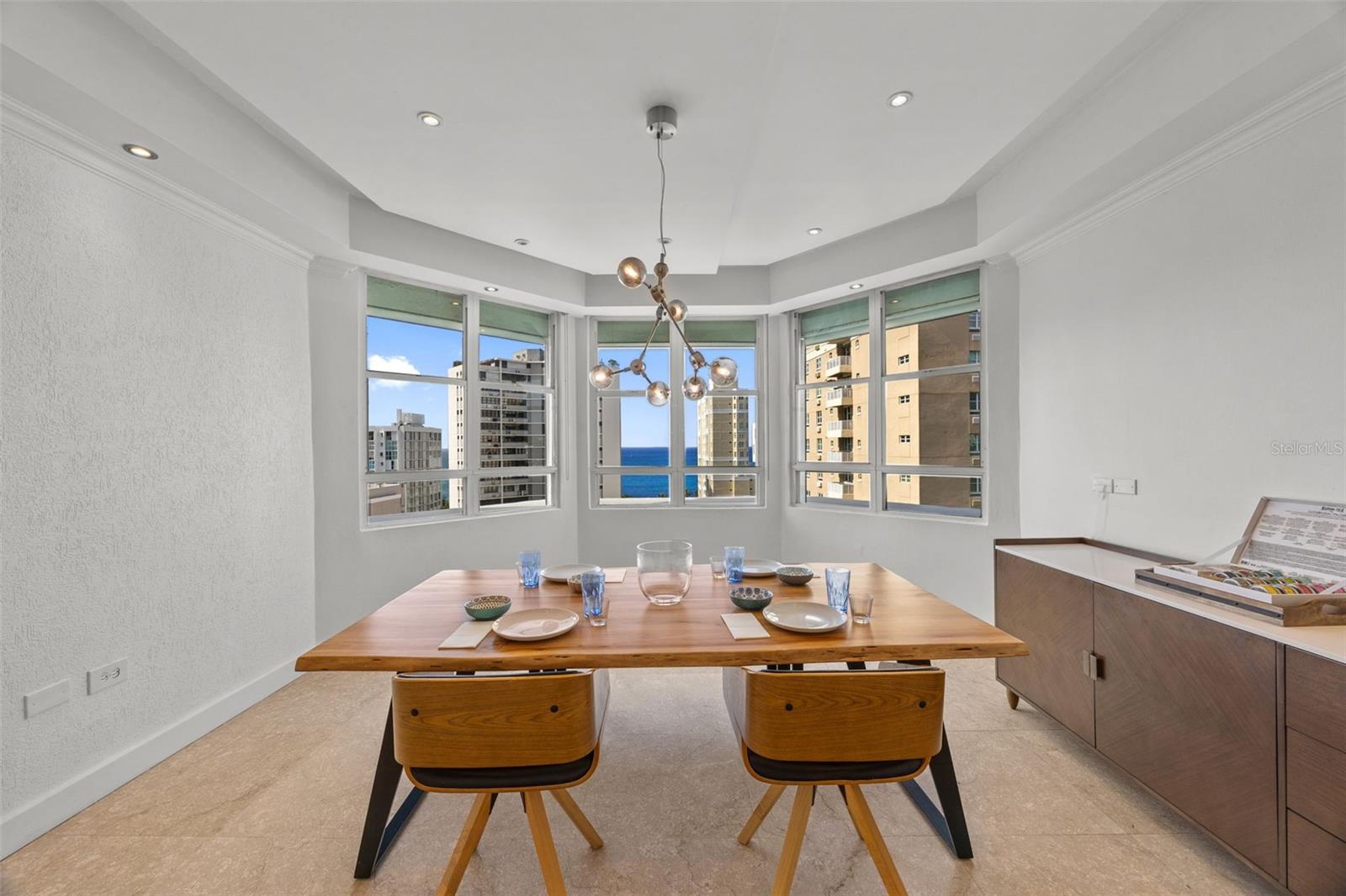 1754 CALLE MCLEARY #1101