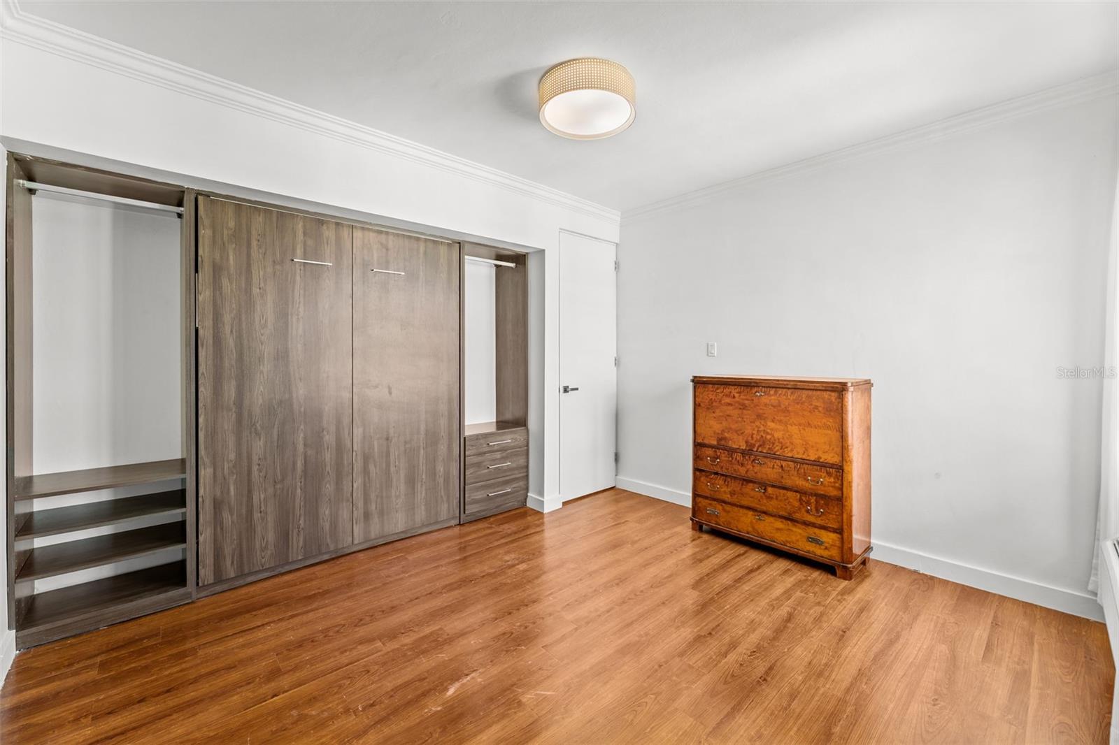 1754 CALLE MCLEARY #1101