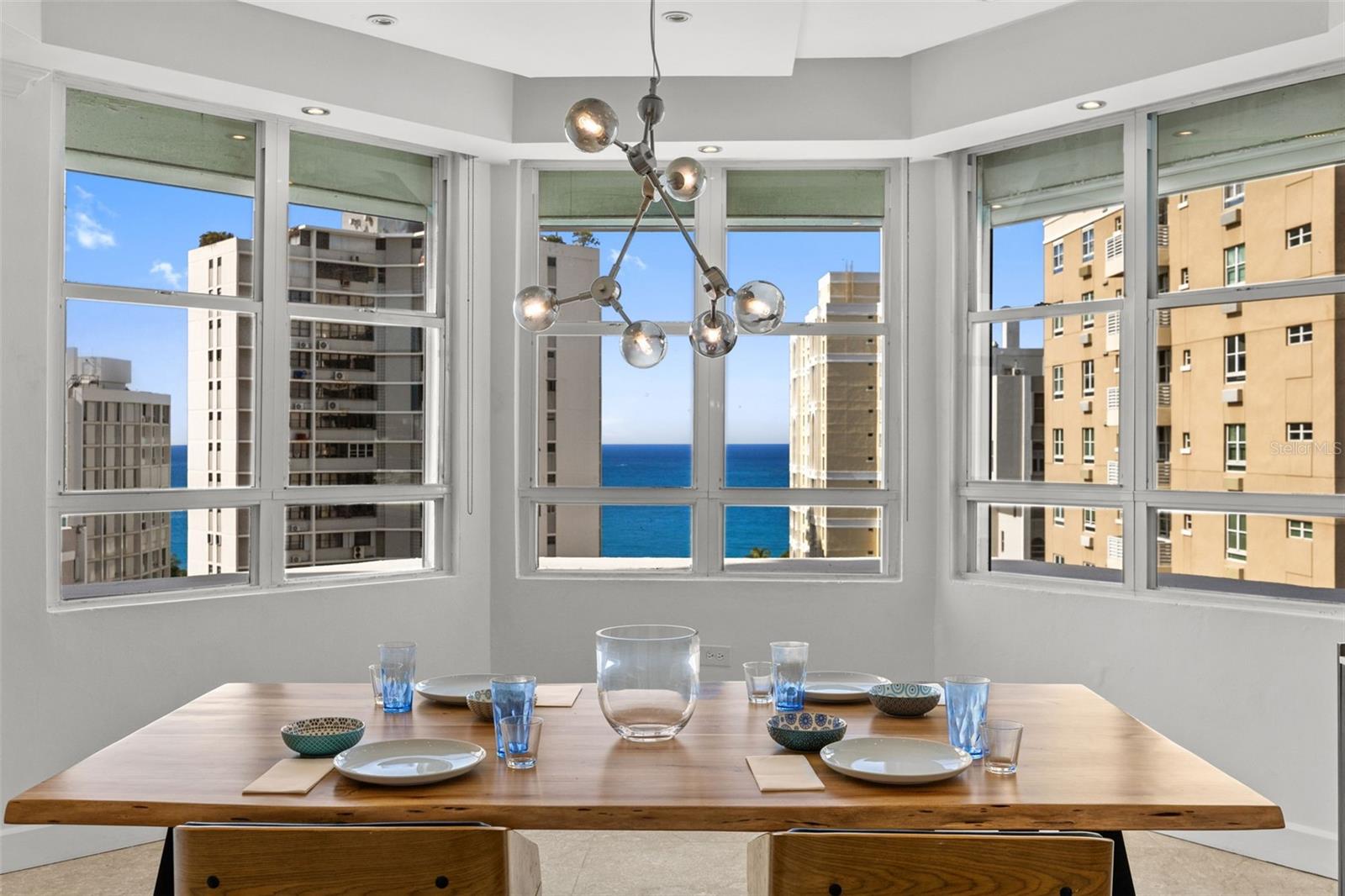 1754 CALLE MCLEARY #1101