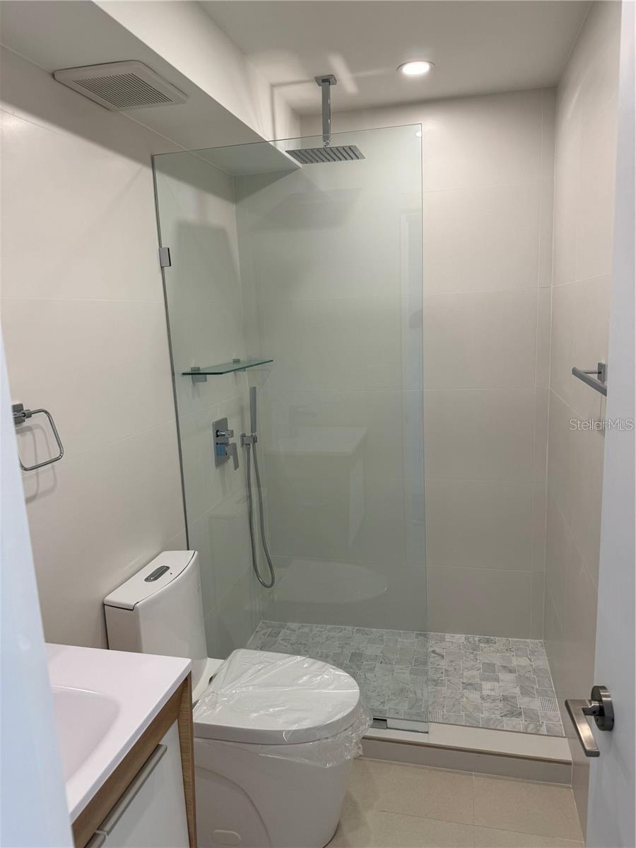 4633 AVE ISLA VERDE #L202