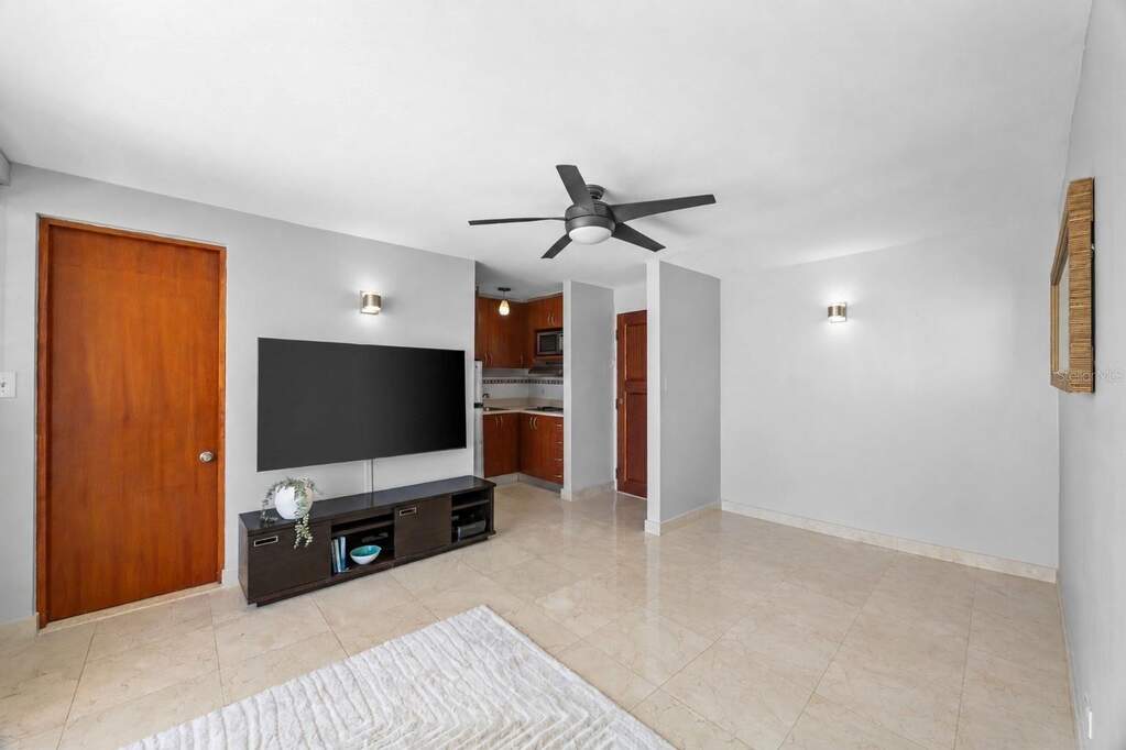 1126 Ashford Avenue Unit: 88