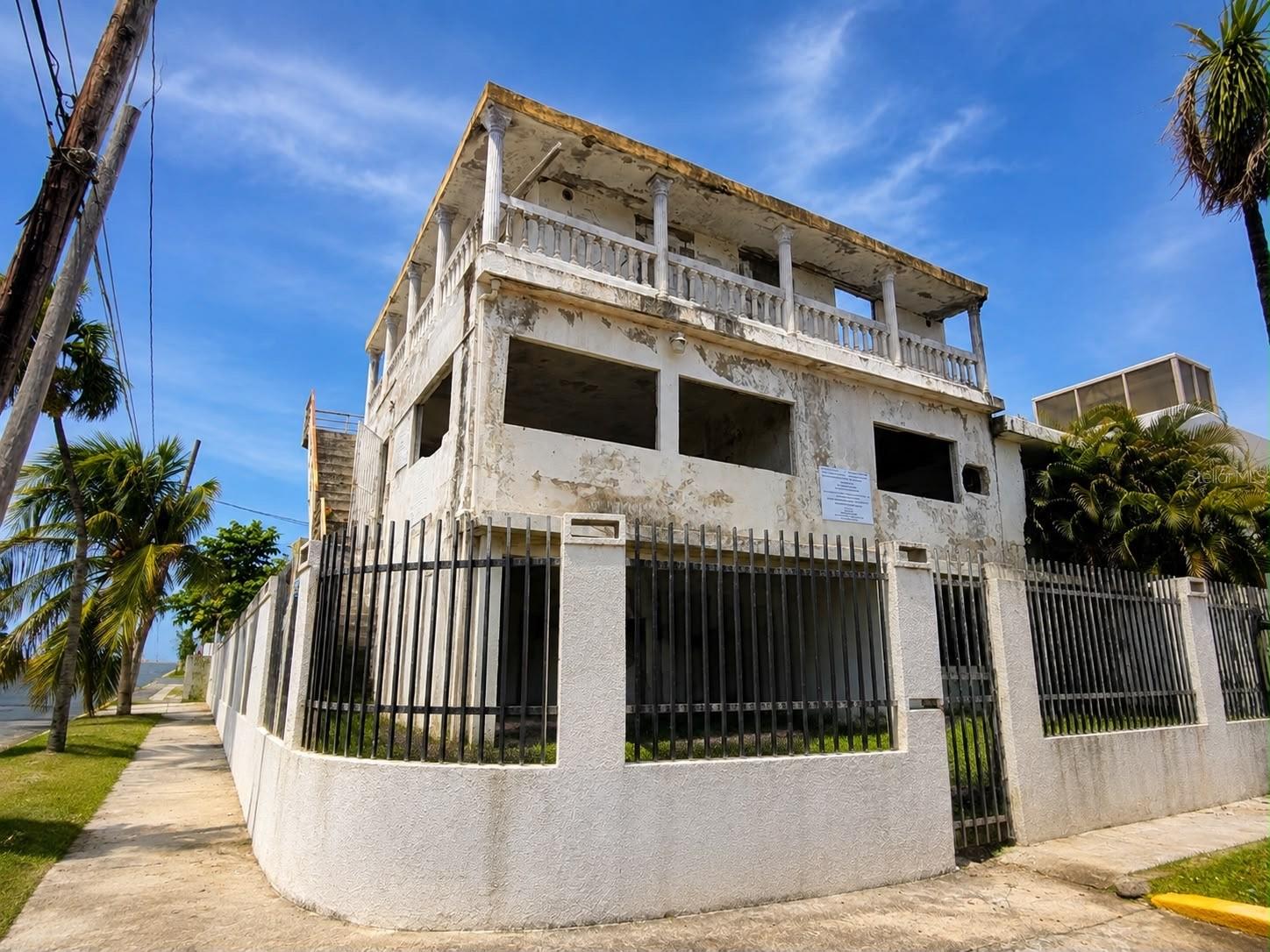 2151 CALLE CACIQUE