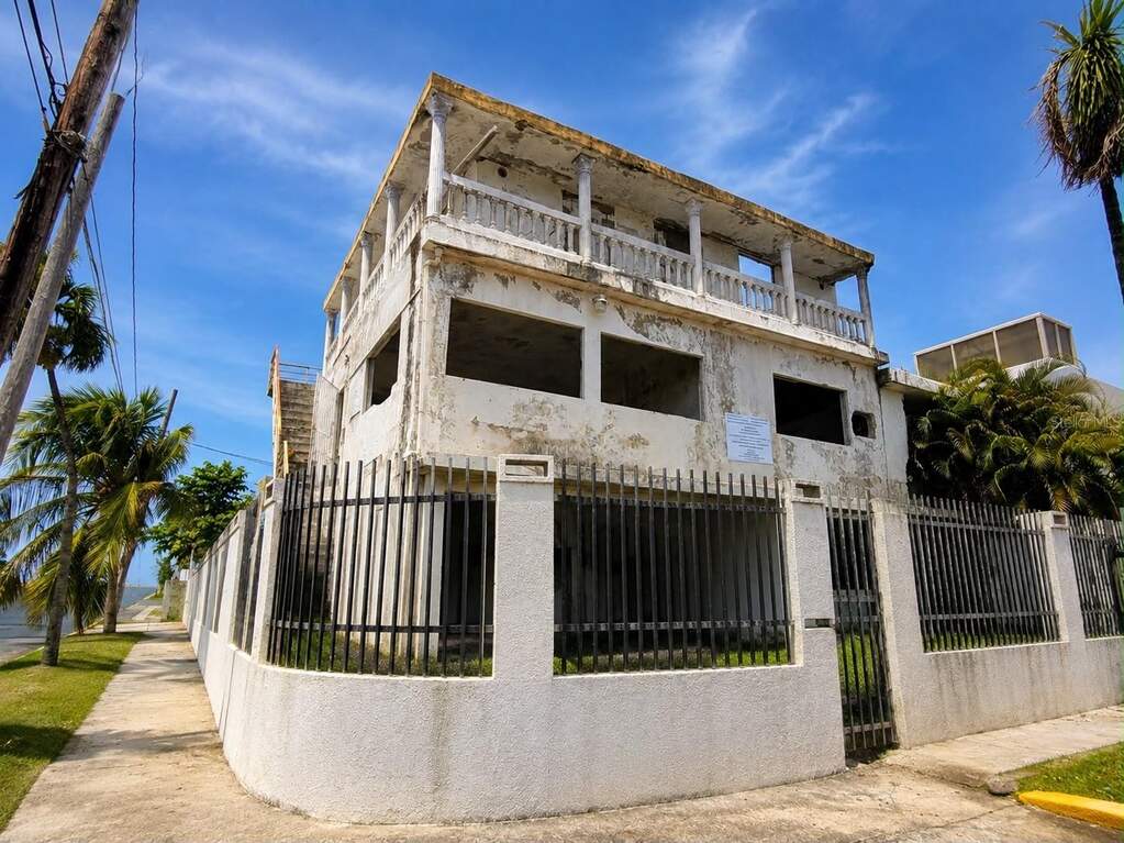 2151 Calle Cacique