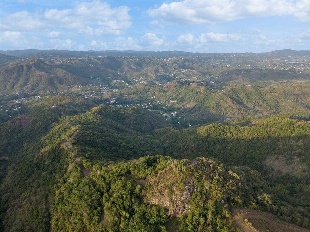 PR-7722 KM 4.2 Calle Heraclio Colon