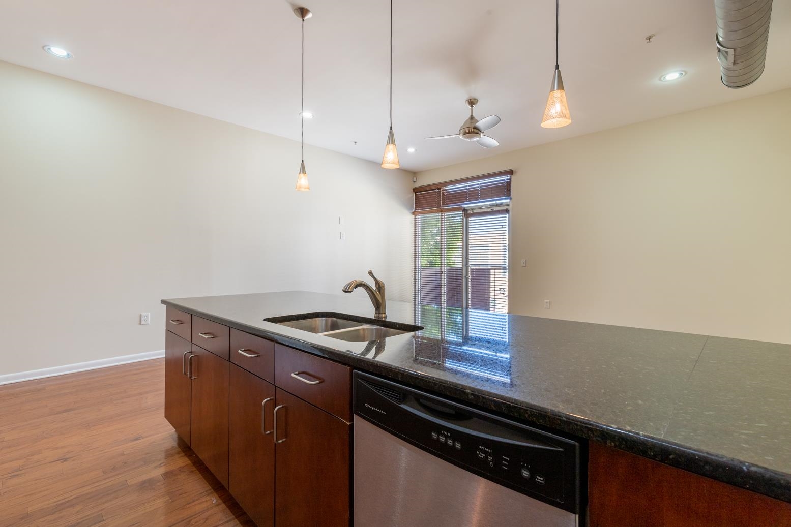 437 MONROE AVE Unit: 109