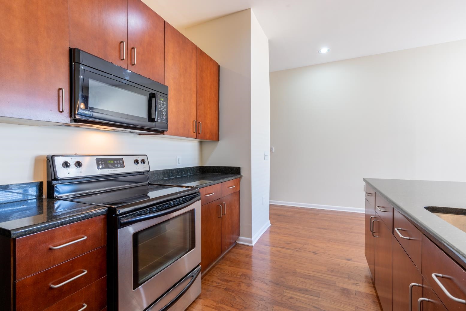 437 MONROE AVE Unit: 109