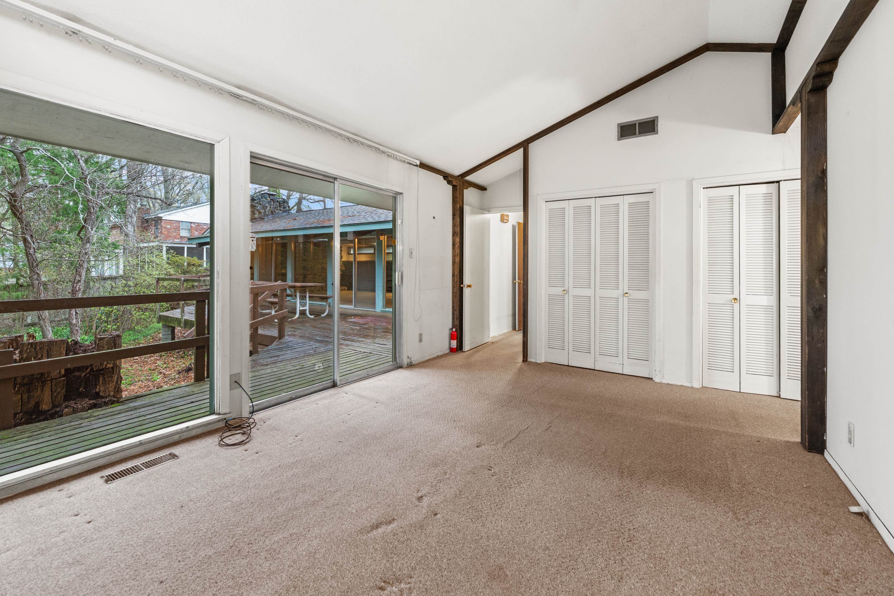 3981 GLENDALE DR